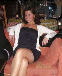Spy on wemon in pantyhose