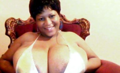 PLUMPER Porno starlet webcam shot