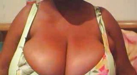 PLUMPER Porno starlet webcam shot