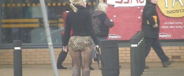 Debaixo da saia 53 - Under the miniskirt 53 Ed Especial
