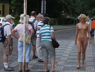 DAMSELS NUDE IN PUBLIC