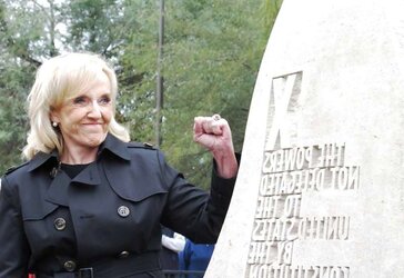 I simply enjoy wanking off to Conservative Jan Brewer