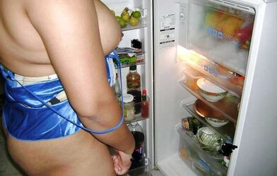 Mature indian aunty boobshow