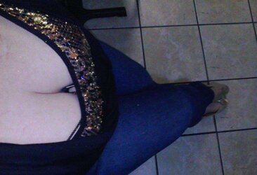 Just Uber-Sexy Mommy ....Non Porn