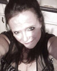 Just Uber-Sexy Mommy ....Non Porn