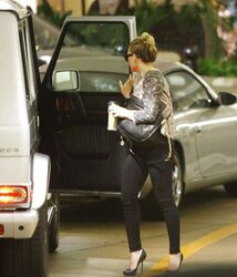 Hilary Duff - Running Errands in Beverly Hills