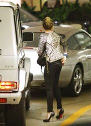 Hilary Duff - Running Errands in Beverly Hills