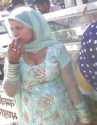 RANDOM PAKISTANI AND INDIAN CHICKS