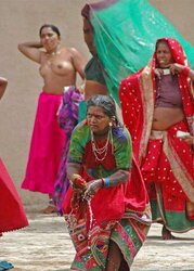 RANDOM PAKISTANI AND INDIAN CHICKS