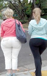 Candid PLUMPER Favories