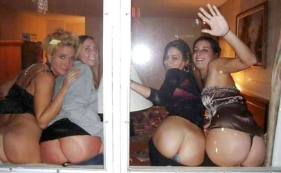 Nymphs MOONING displaying That Butt