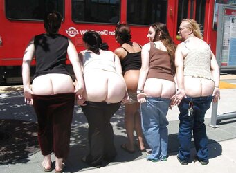 Nymphs MOONING displaying That Butt