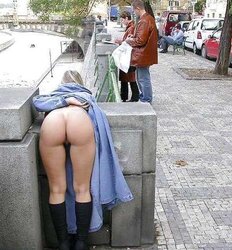 Public cootchie demonstrating, fanny displaying, Flashing off again.