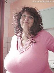 Anika Q-bowl - Mature PLUMPER Mighty Hangers