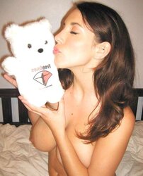 T-T-SHIRT STUNNER - JELENA JENSEN