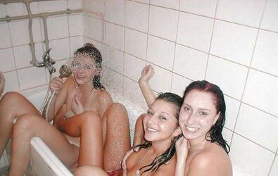 FLEDGLING LESBO MINGLE II