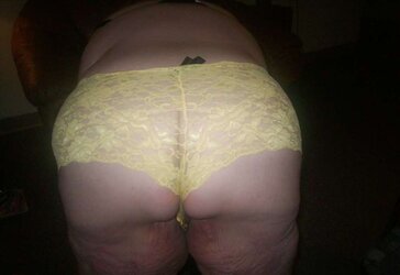 Yellow undies pt