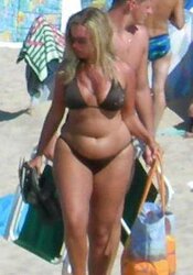 Giant grils gigantic thighs