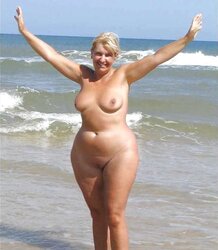 Giant grils gigantic thighs
