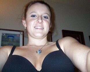 WONDERFUL TEENAGER GF DEMONSTRATING OFF