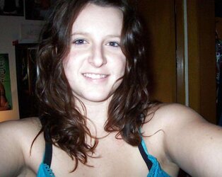 WONDERFUL TEENAGER GF DEMONSTRATING OFF