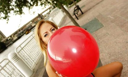 Carter Cruise in her very first ever deep-throat to pop