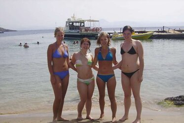 Bikinigirls 34 (4 chicks exclusive)