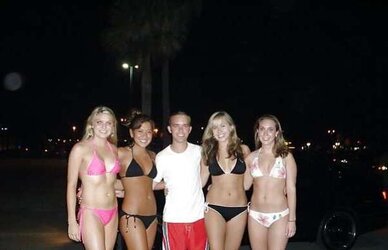 Bikinigirls 34 (4 chicks exclusive)