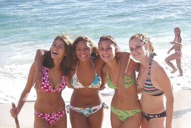 Bikinigirls 34 (4 chicks exclusive)