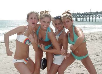 Bikinigirls 34 (4 chicks exclusive)