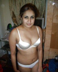 ARABIAN LADIES - SEXIER AS RED-HOT XX
