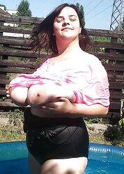 Lantti Irres In The Pool