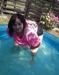 Lantti Irres In The Pool