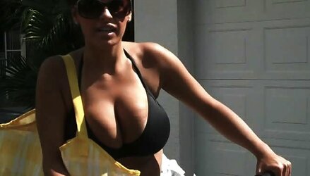 Big-Chested Amateurs - Big-Boobed GFs