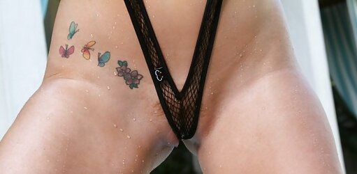 Sophie Dee witness-through Sling-Shot