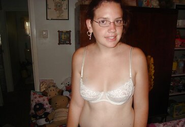 ANNA - SUPER-CUTE AUSSIE CHUBBY