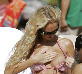 Remarkable Beach Nipslip by Voyeur TROC