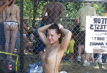 Nudes a Poppin - Combine