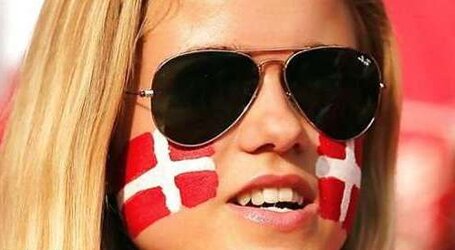 Eurogirls Much Nicer Than Ugly French Squad by TROC
