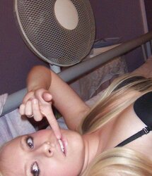 BOINKING SCORCHING PLATINUM-BLONDE