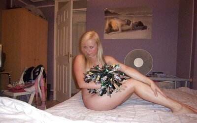 BOINKING SCORCHING PLATINUM-BLONDE