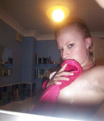BOINKING SCORCHING PLATINUM-BLONDE