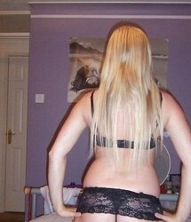 BOINKING SCORCHING PLATINUM-BLONDE