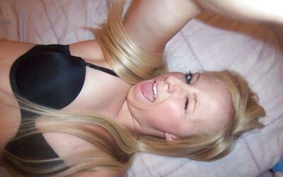 BOINKING SCORCHING PLATINUM-BLONDE