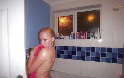 BOINKING SCORCHING PLATINUM-BLONDE