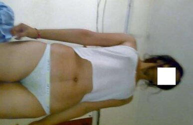 Desi gf random clicks by her bf
