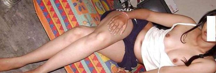 Desi gf random clicks by her bf