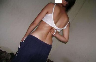 Desi gf random clicks by her bf
