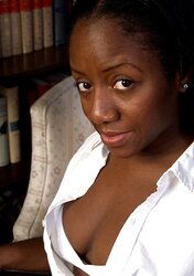 BLACK HOTTIE - RHEA