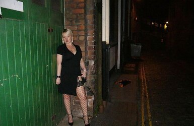 Donna Walsall Hooker